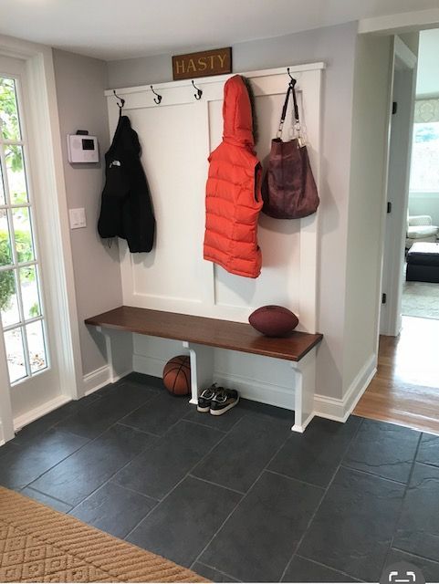 A hallway with a sign that says hasty on it