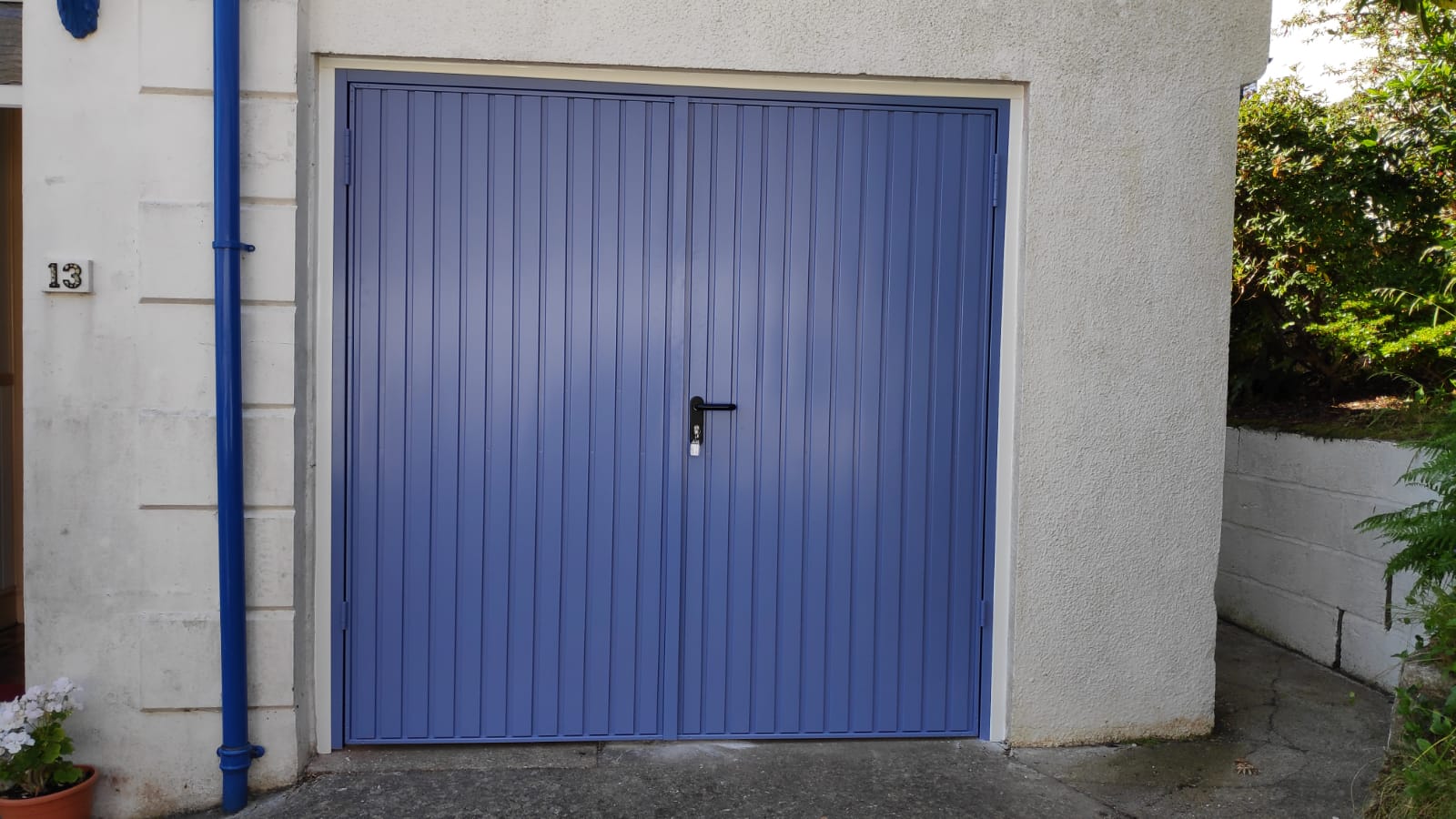 Can You Safely Paint Your Garage Doors?