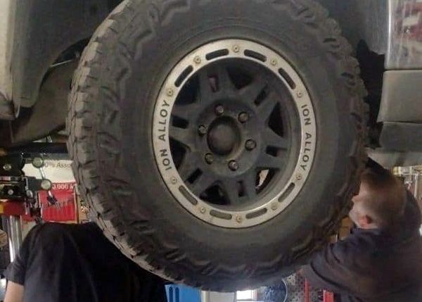 10 Tire & Service Center Gallery Image