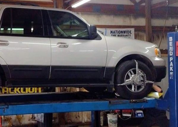 10 Tire & Service Center Gallery Image