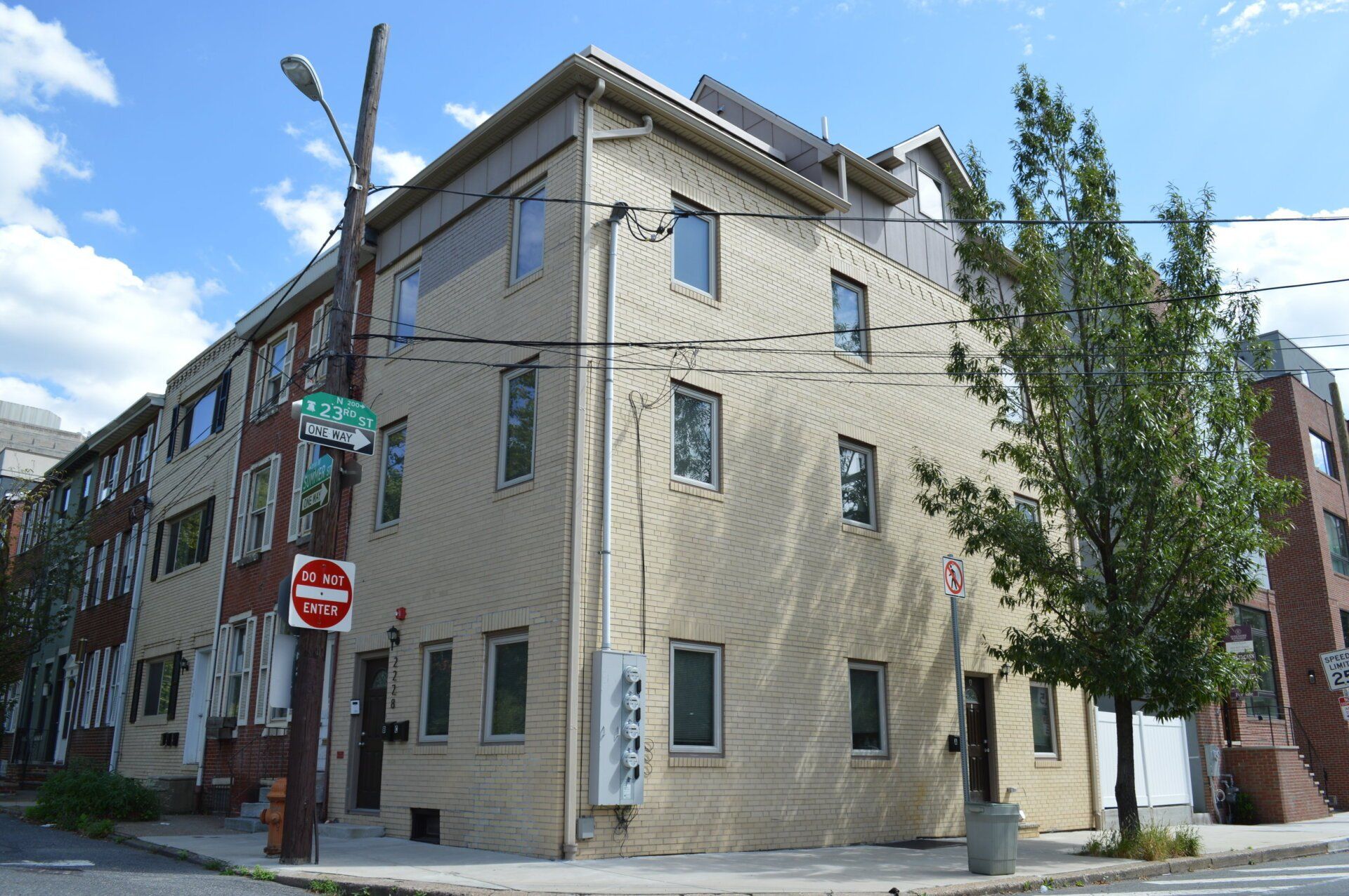 2228 Summer Street Exterior