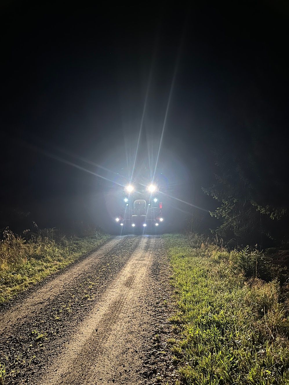 Tractor Bumper Safety Weight 800 kg painopuskuri syyskuisena yönä.