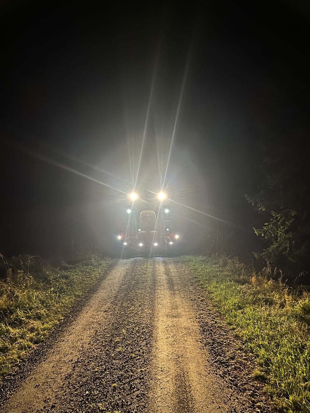 Tractor Bumper Safety Weight 800 kg painopuskuri syyskuisena yönä.