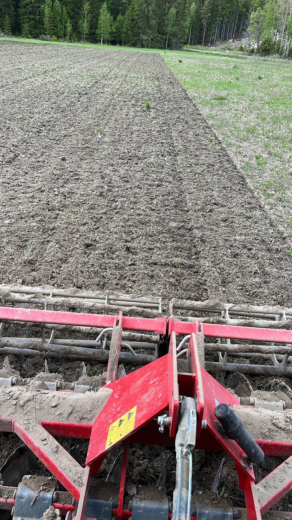 Farmnavigator automaattiohjaus lautasmuokkauksen apuna