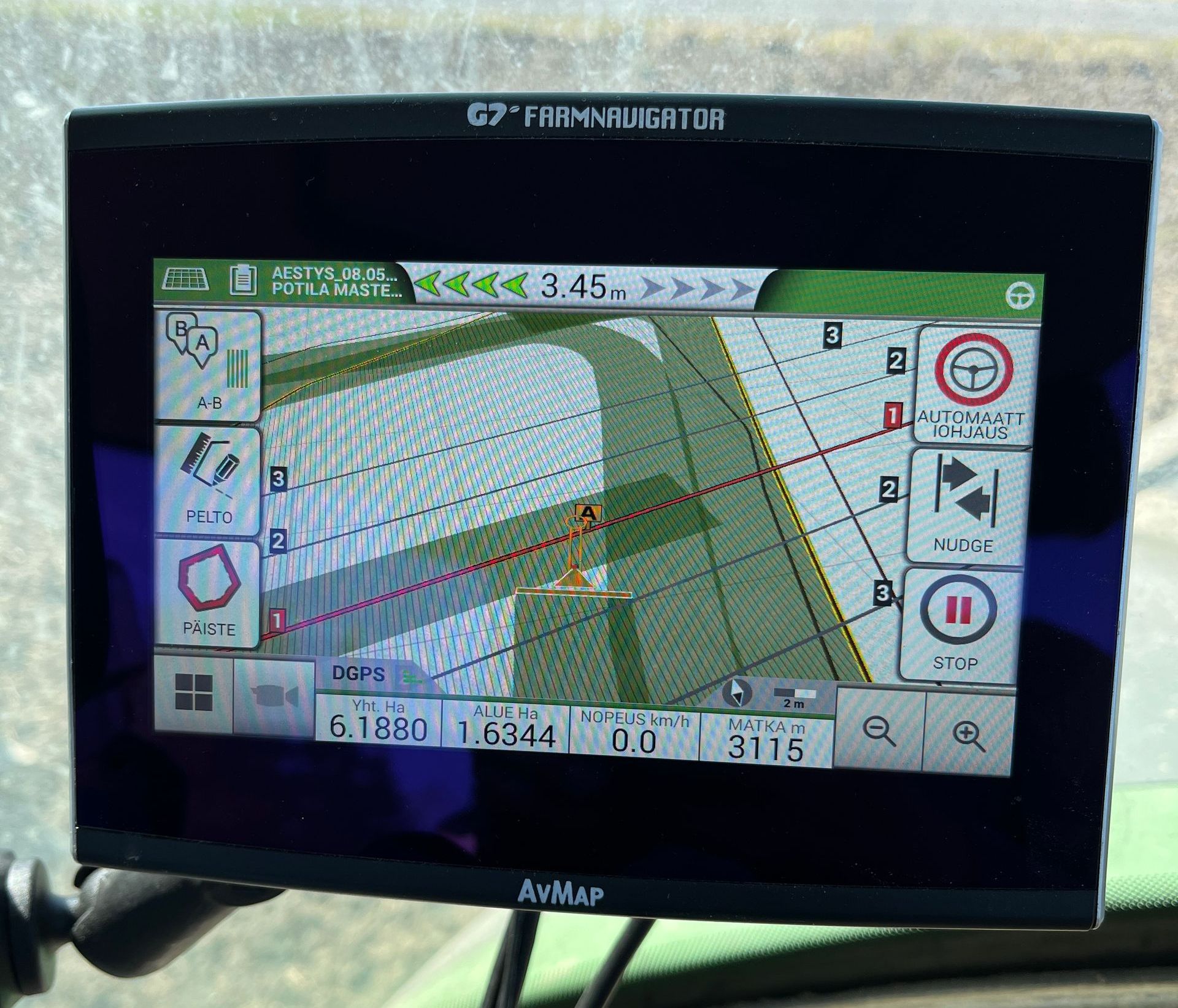 Farmnavigator g7 ezy -näyttö vihreällä näytöllä