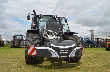 Tractor Bumper puskuri ja Valtra