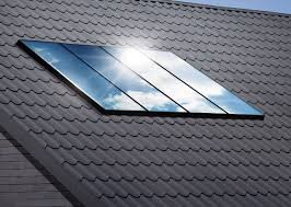 Pannelli solari sul tetto di un'abitazione