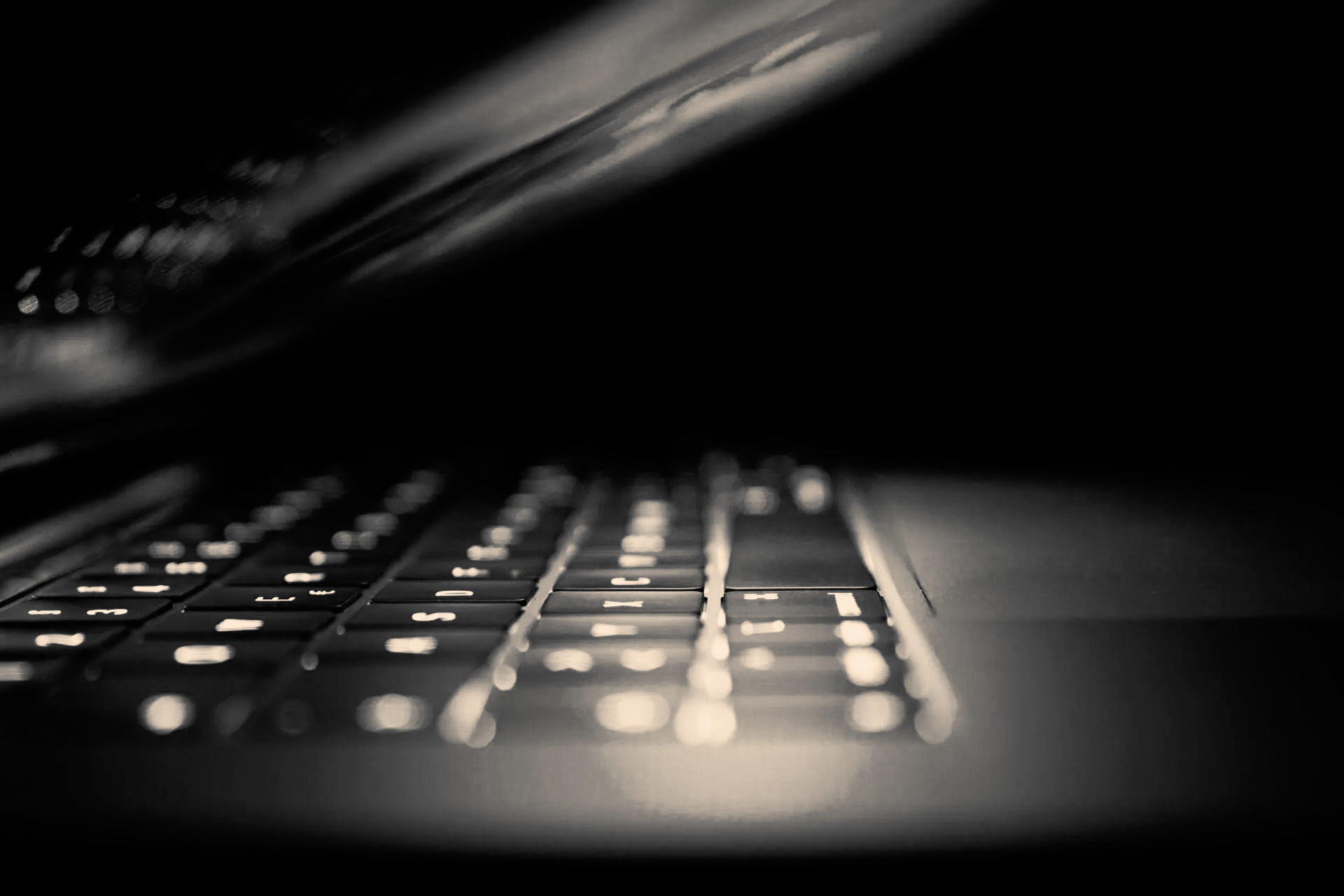 On-line Live Chat, Text, Email & Calls for B2B Companies