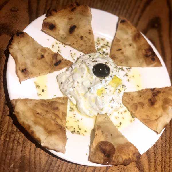 Pita Bread with Tzatziki Dip