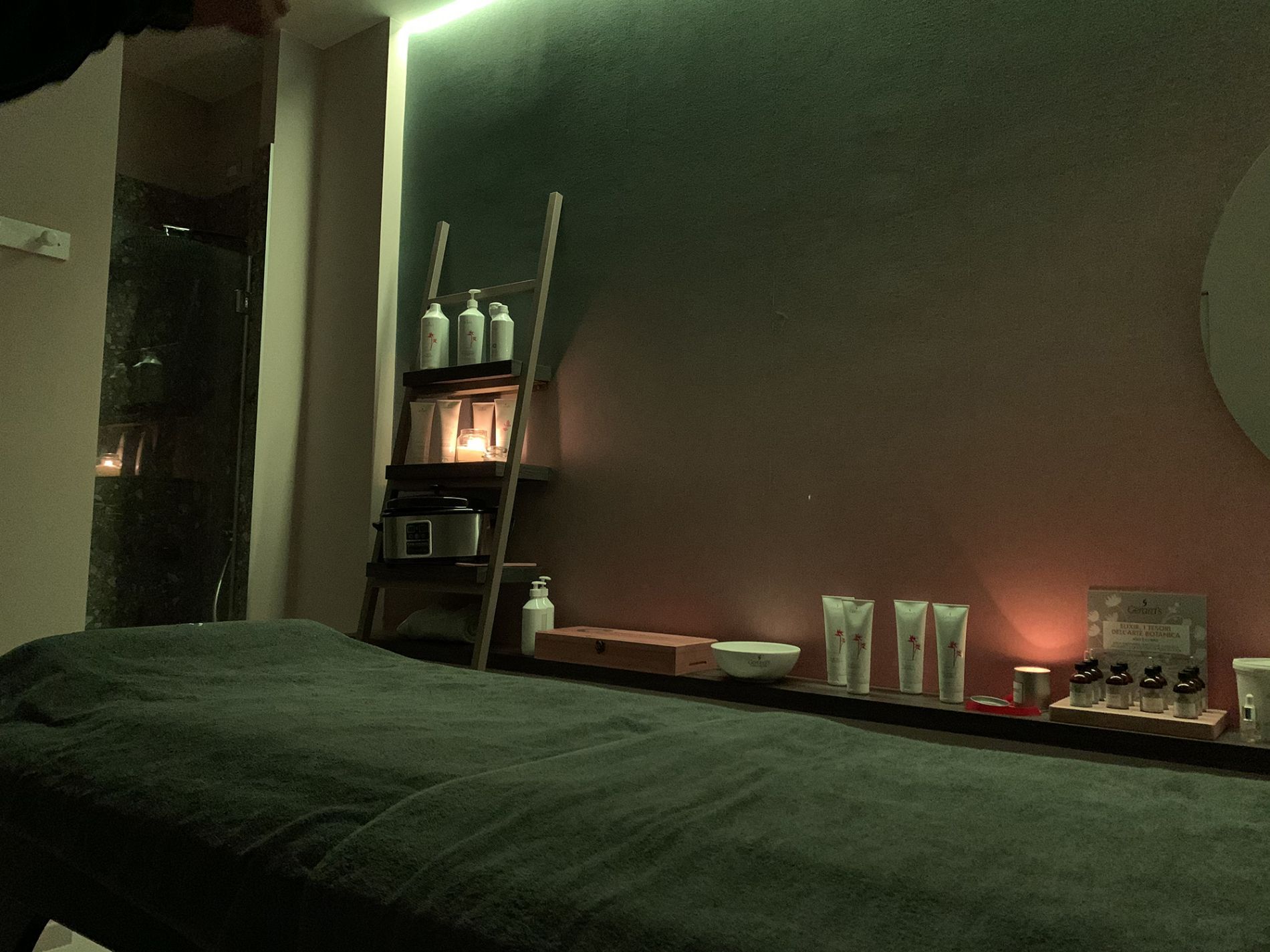 lettino da massaggio in un centro estetico