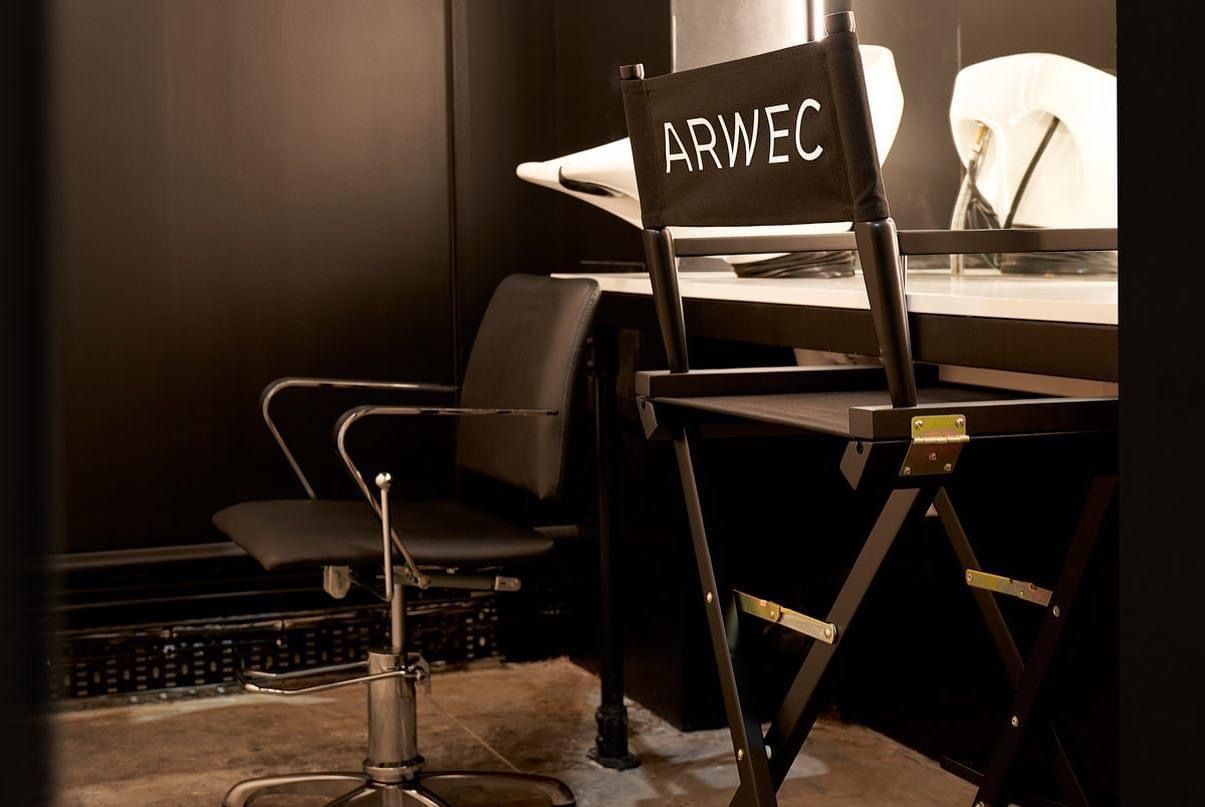 a director 's chair with the word arwec on it