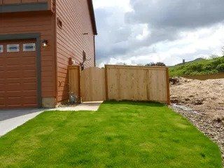 Backyard lawn - Vancouver, WA - DJ Fence Service
