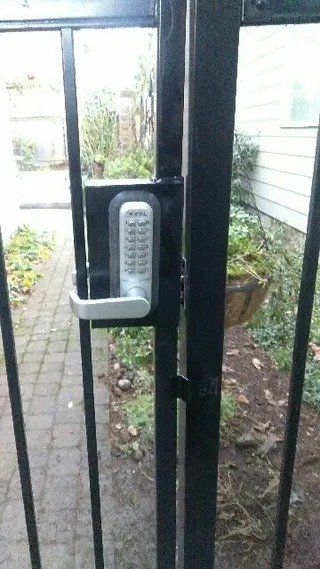Gate keypad lock - Vancouver, WA - DJ Fence Service