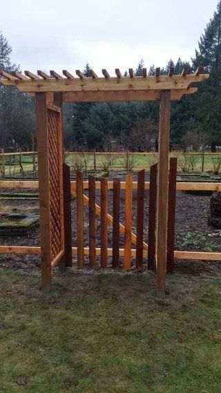 Pergola concave gate - Vancouver, WA - DJ Fence Service