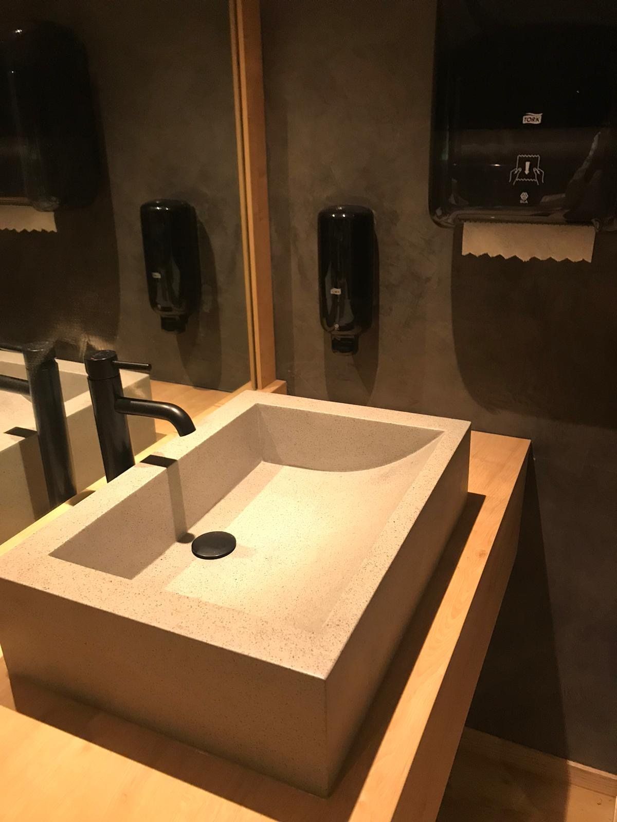 Beleuchtetes Waschbecken