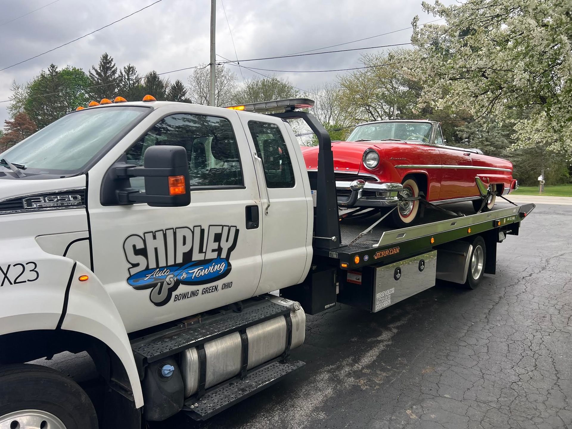 Roadside assistance and towing Bowling Green OH