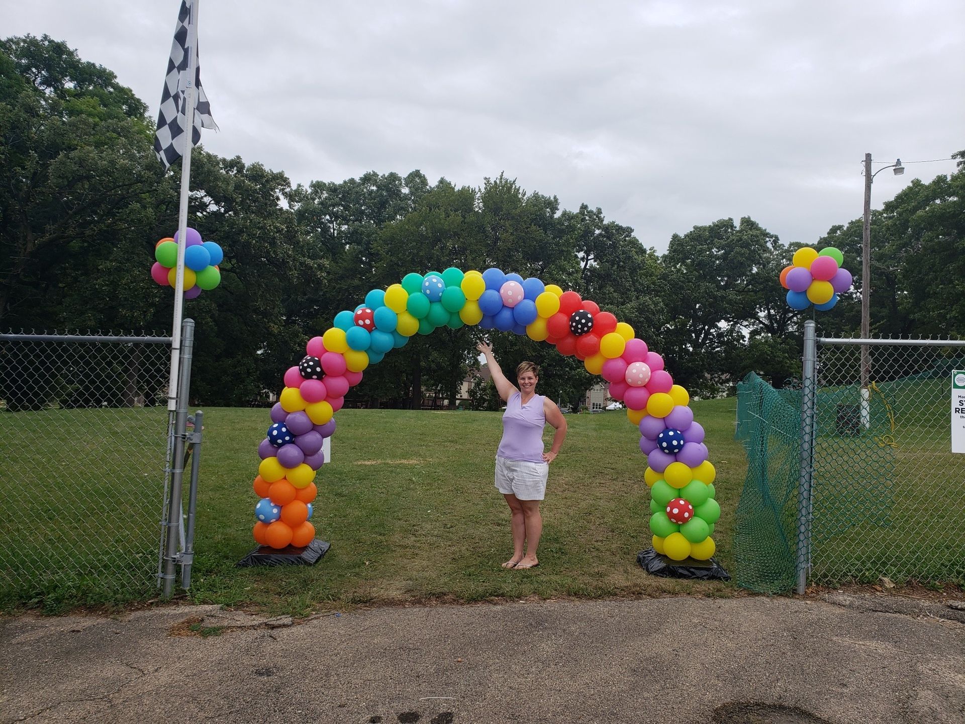 Total Length: 25ft
Style: Floral
Colors: multi-color, polka dot.