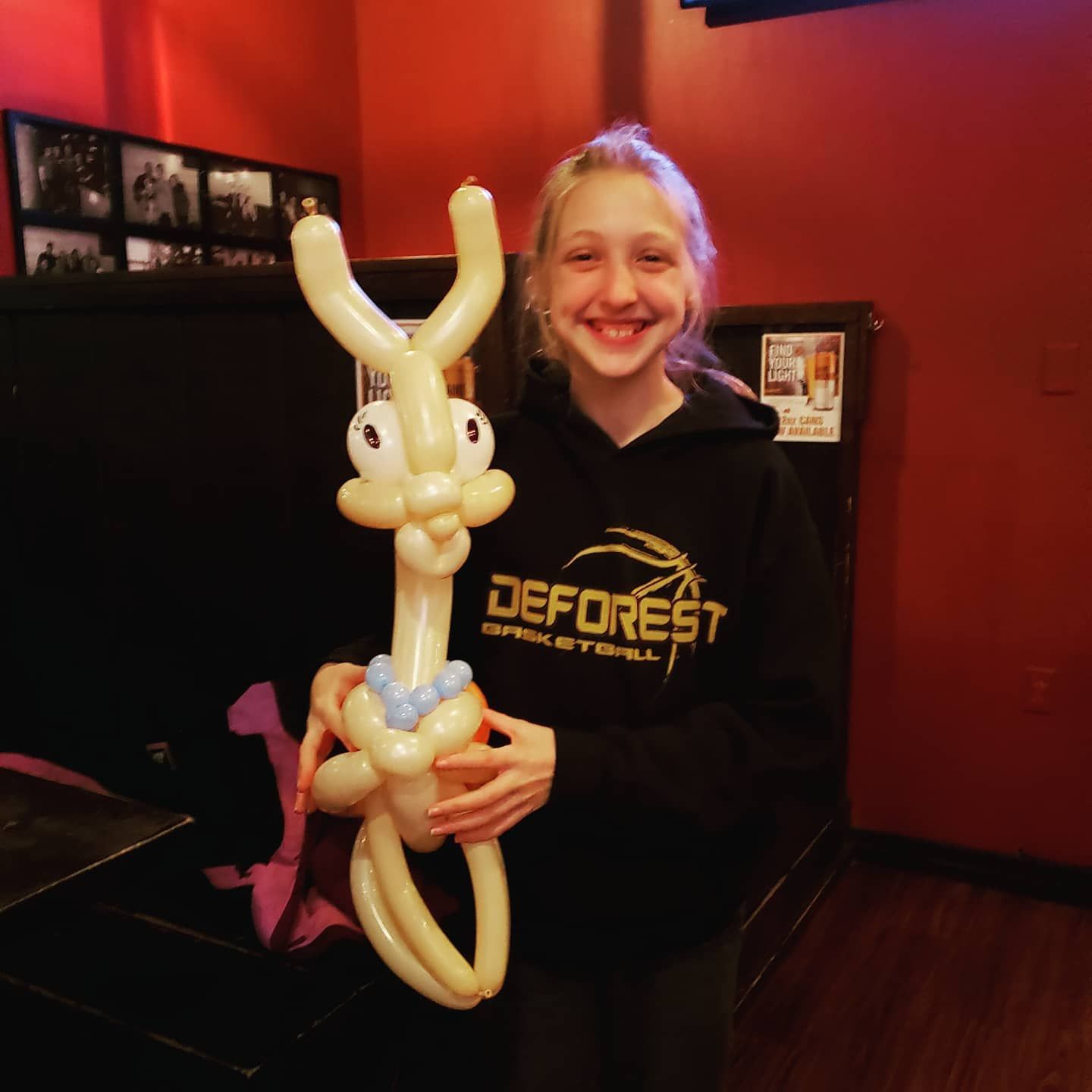 Balloon twisted llama