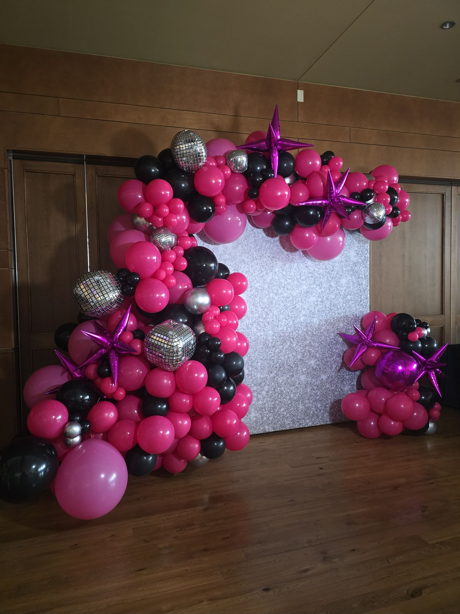 Super Deluxe Organic Garland. 