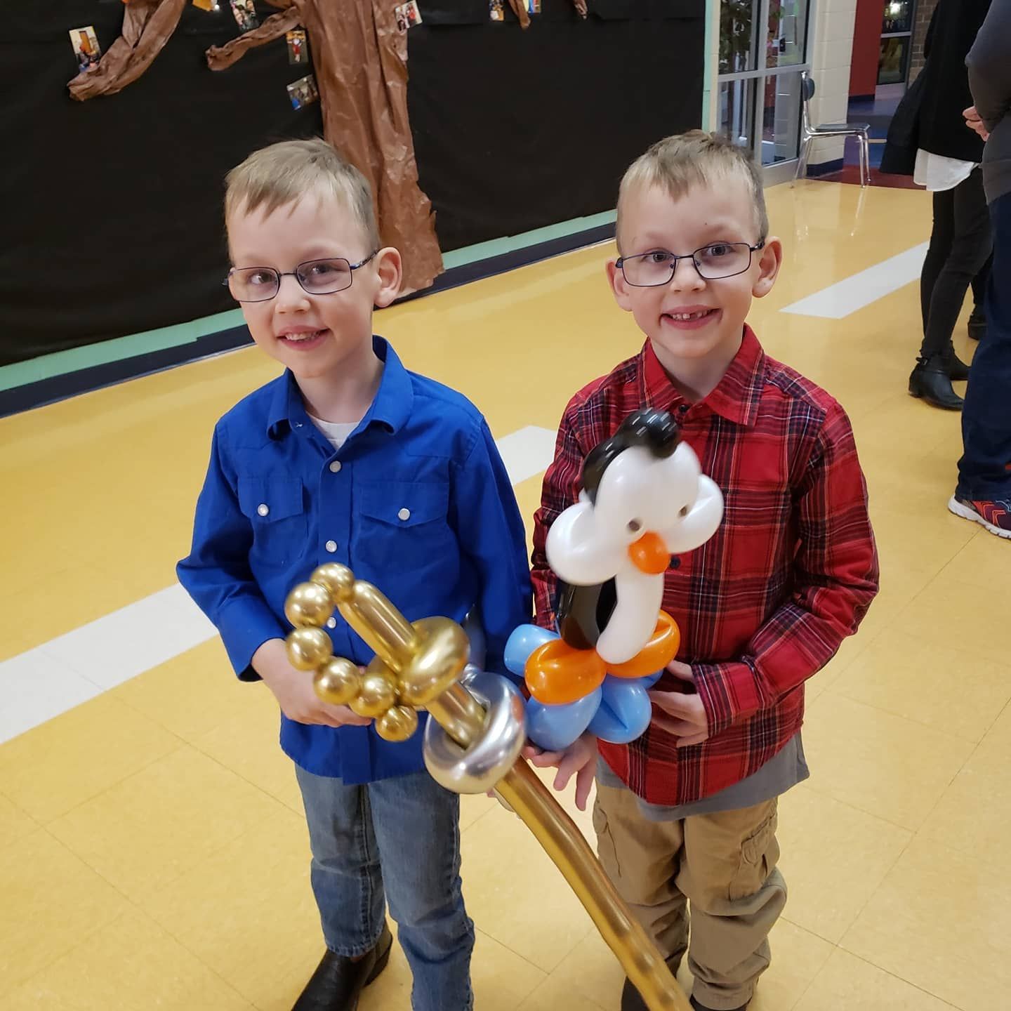 Balloon twisted penguin and sword