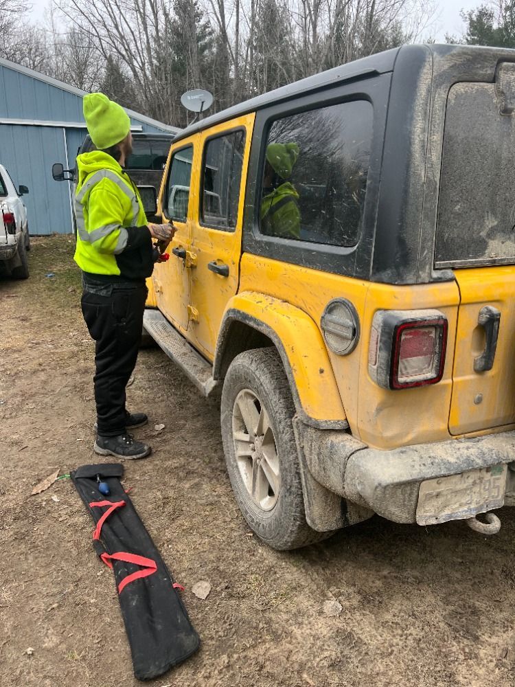 unlocking a jeep to get keys out