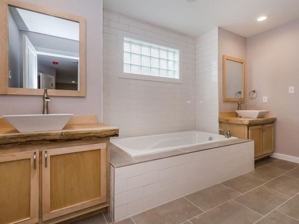 Bath Tub Surrounding and Vanity