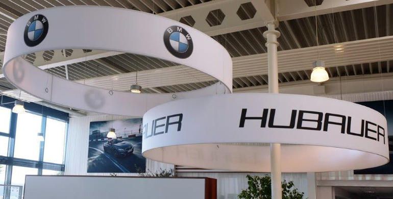 Reclame lampenkappen voor BMW dealer
