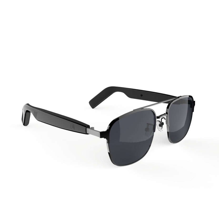 Gafas de sol con montura negra y lentes tintadas, con altavoces de audio incorporados.