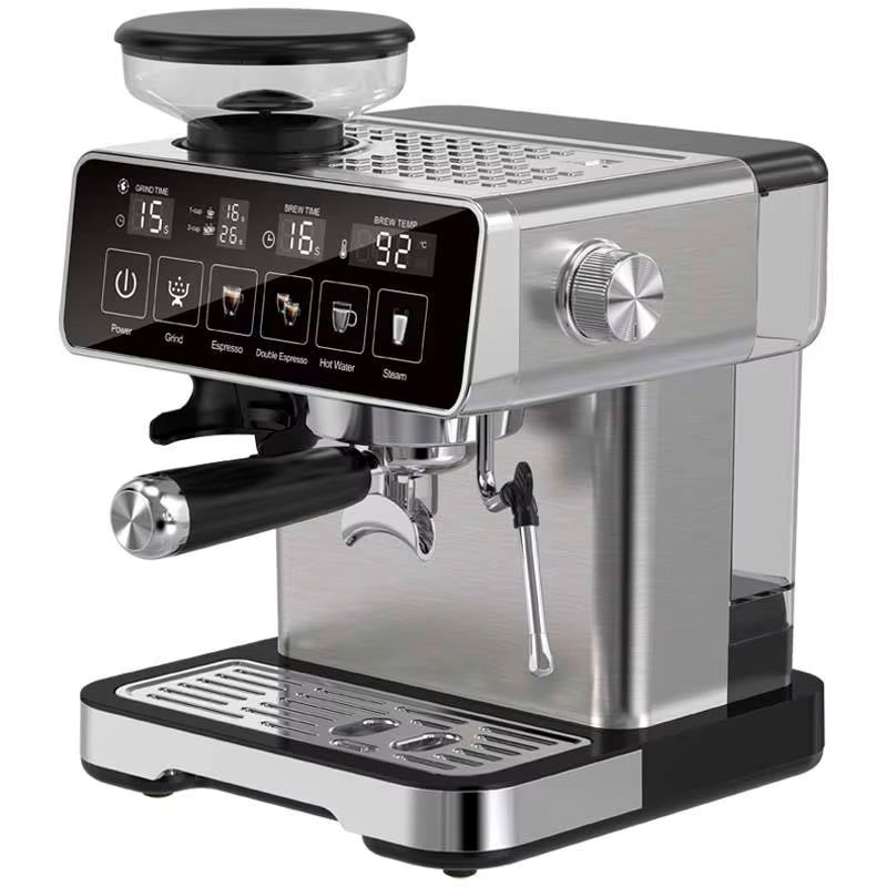 Máquina de café expreso plateada y negra con molinillo incorporado y pantalla digital, lista para preparar café.