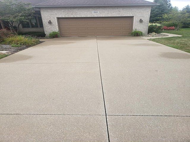 Driveway After — Canton, OH — Big T's Power Clean