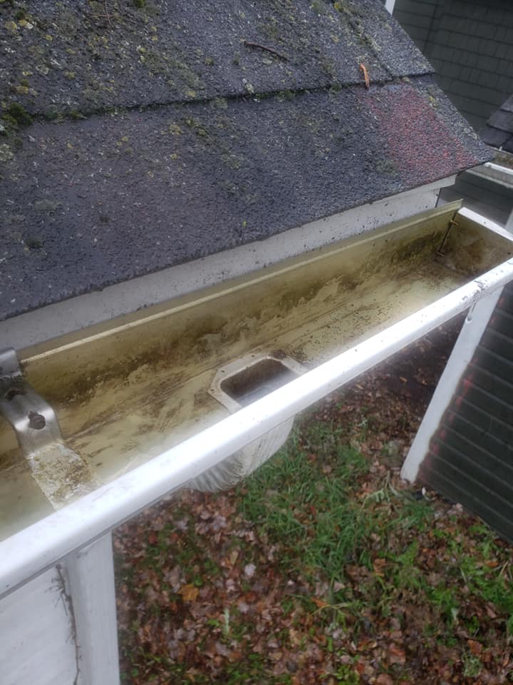 After Gutter Cleaning - Canton, OH - Big T's Power Clean