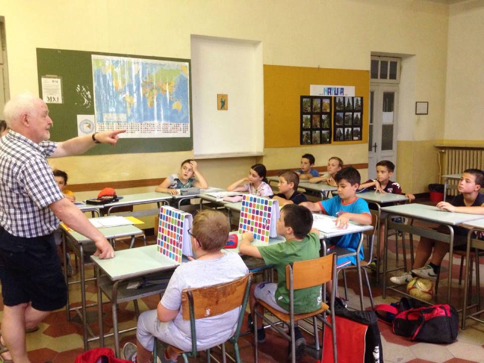 bambini a lezione