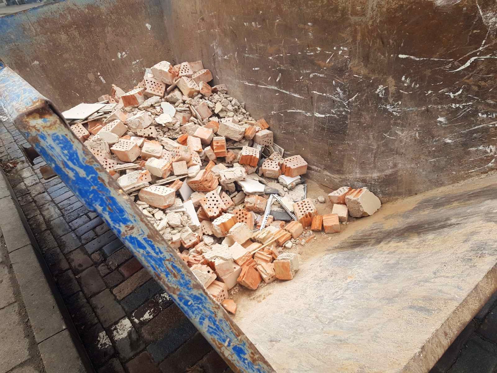 Plytų išvežimas Vilniuje