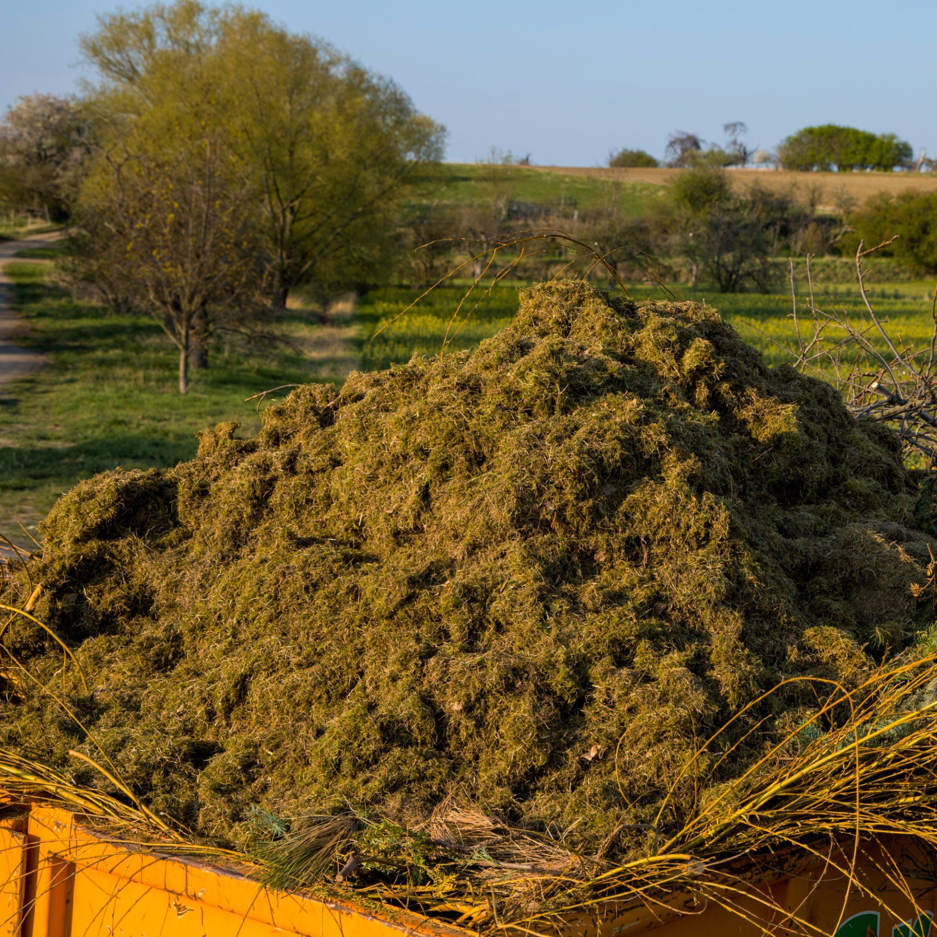 kompostuotos žolės išvežimas