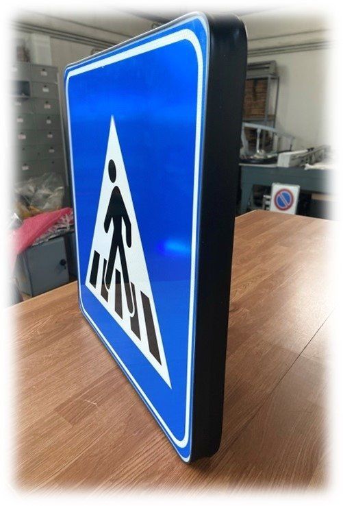 Segnale strisce pedonali