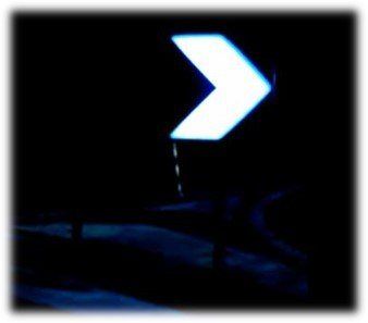 delineatori di curva con retroiluminazione