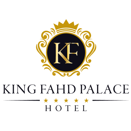 Logo de l'hôtel King Fahd Palace avec monogramme KF doré et couronne sur un cercle noir