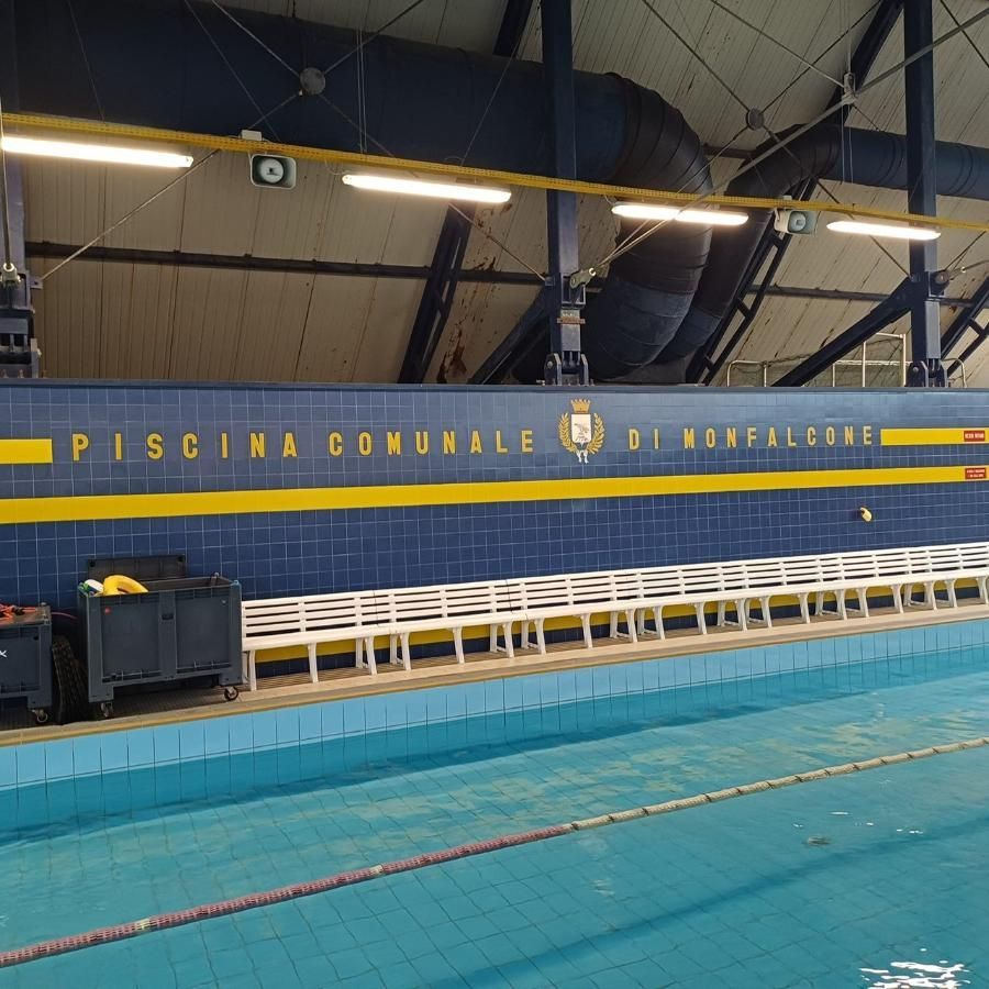 Piscina comunale di Monfalcone efficientamento energetico illuminazione  led  sui piani vasca