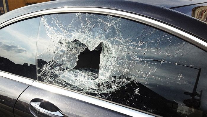 Broken Auto Glass — Jonesboro, IL — Duty’s Auto Glass