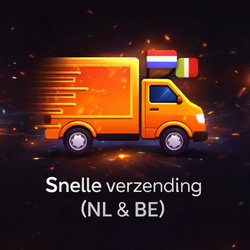 Een oranje bestelwagen raast door een donkere achtergrond met Nederlandse en Belgische vlaggen, met het opschrift