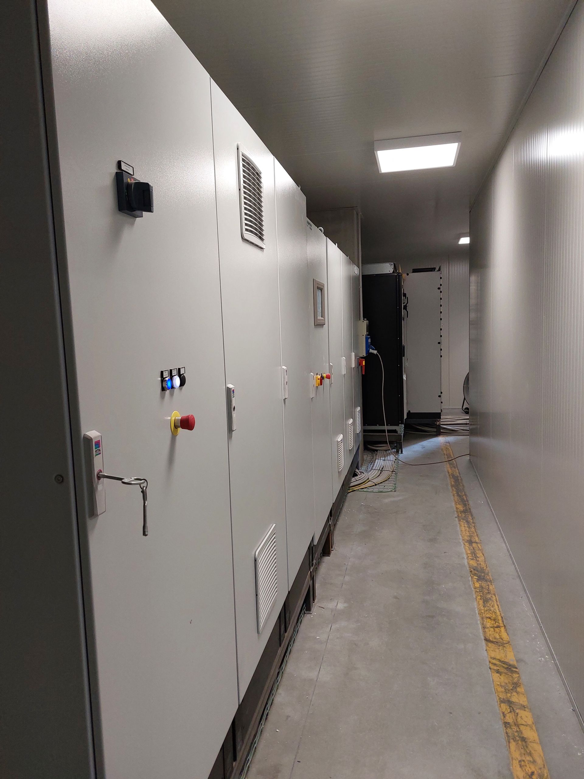 P. M. Impianti Elettrici Impianti elettrici industriali