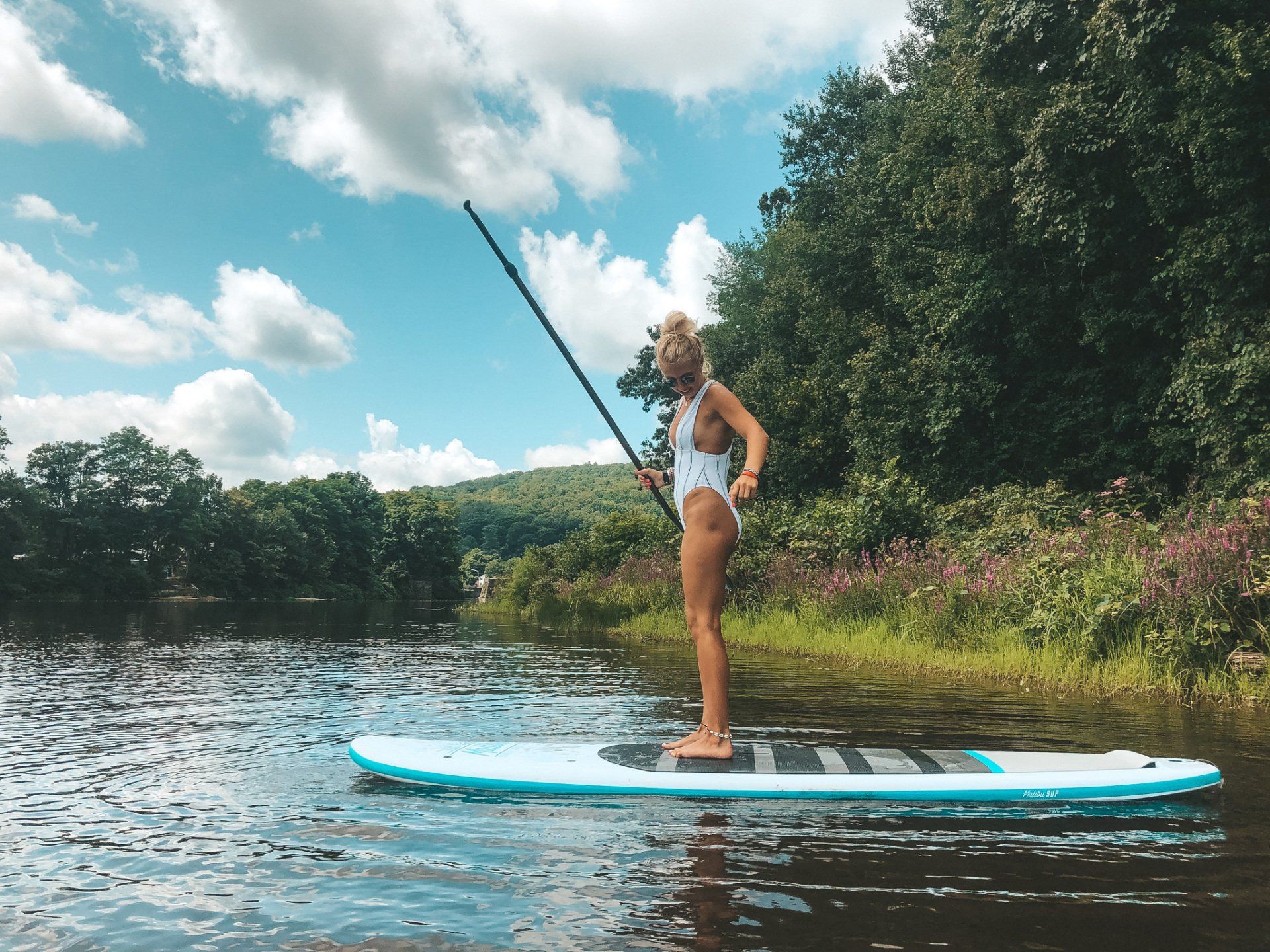 aesthetic paddleboarding inspo 