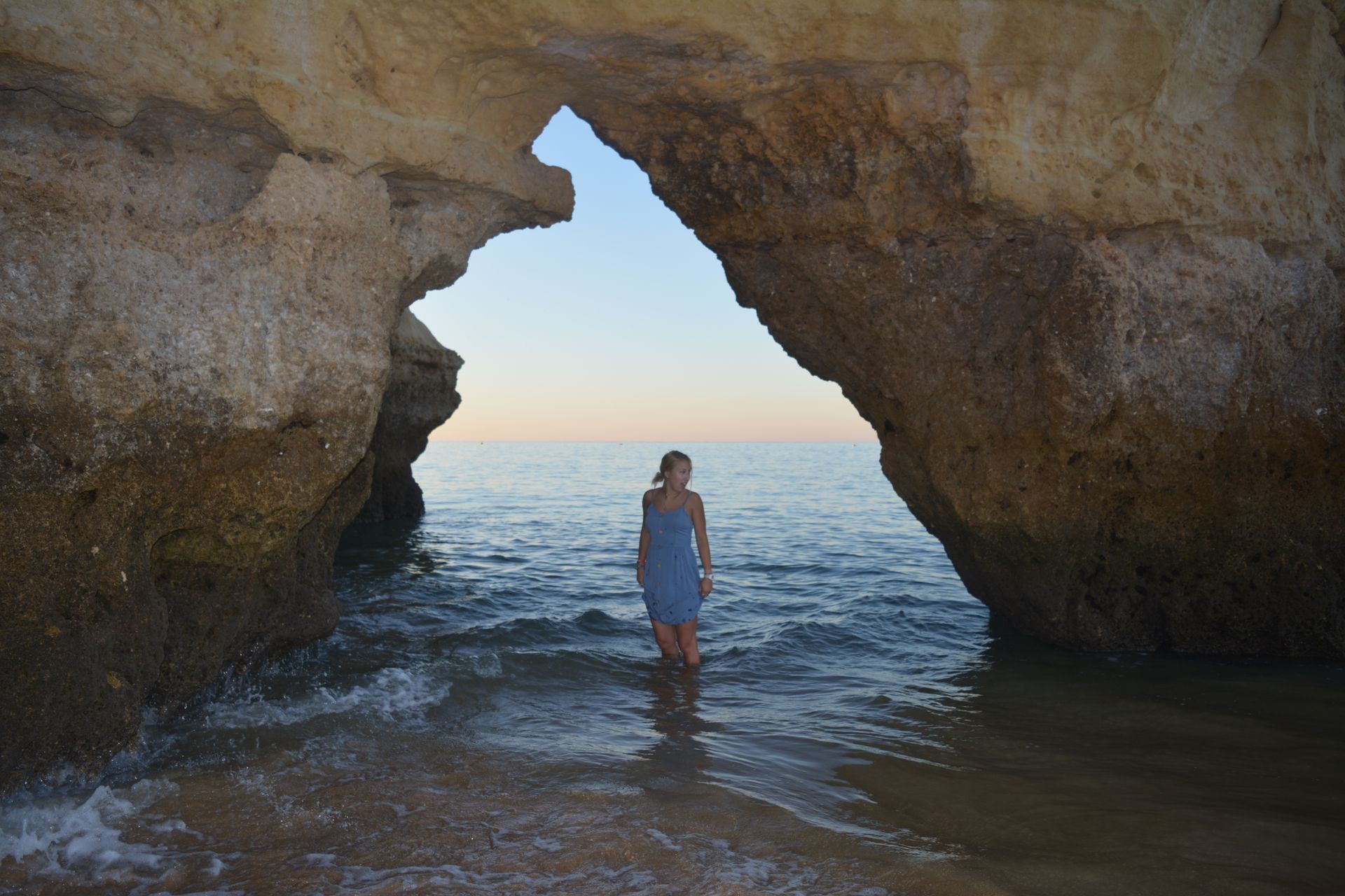 beach caves in portugal 