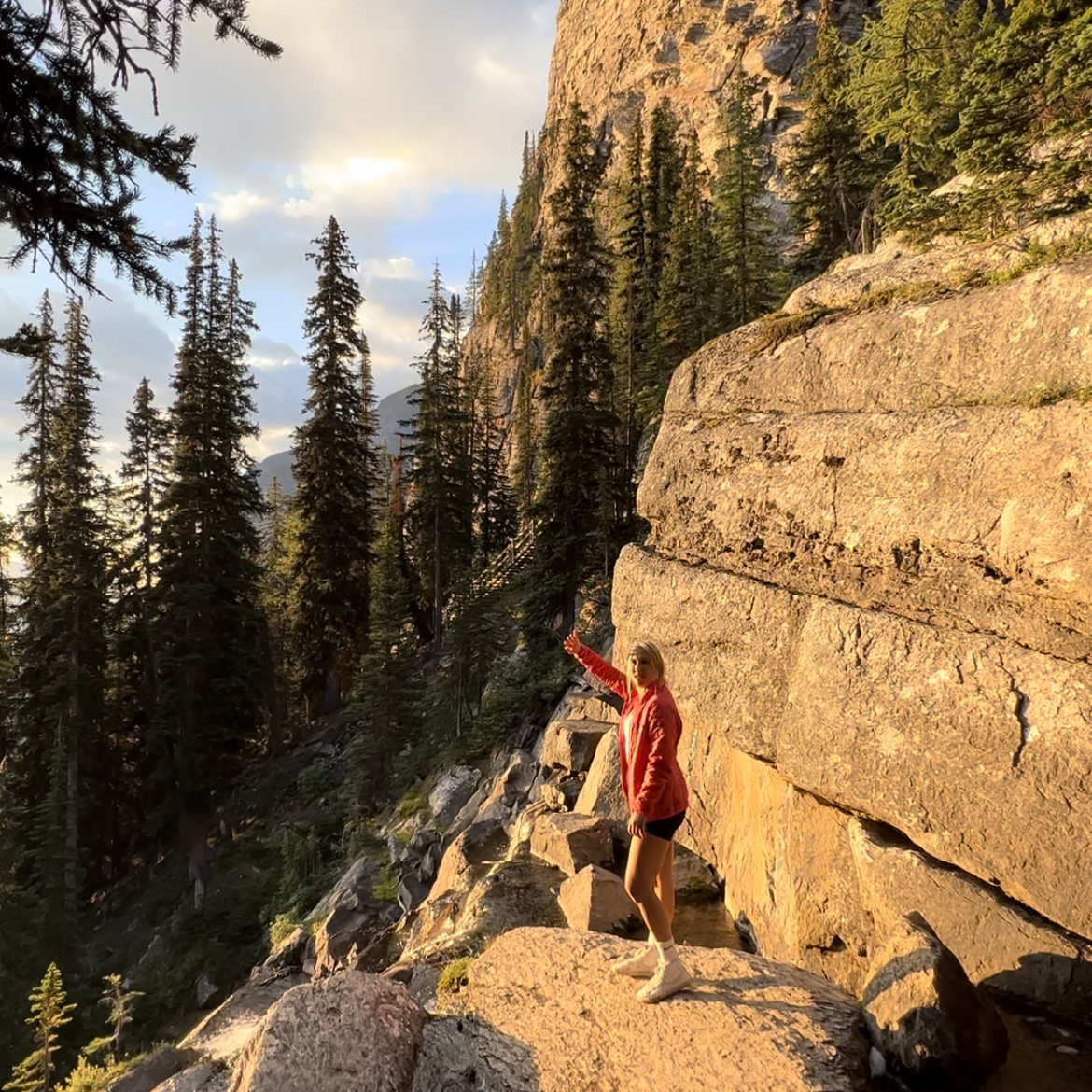 Viewpoint from the Lake Agnes Tea House