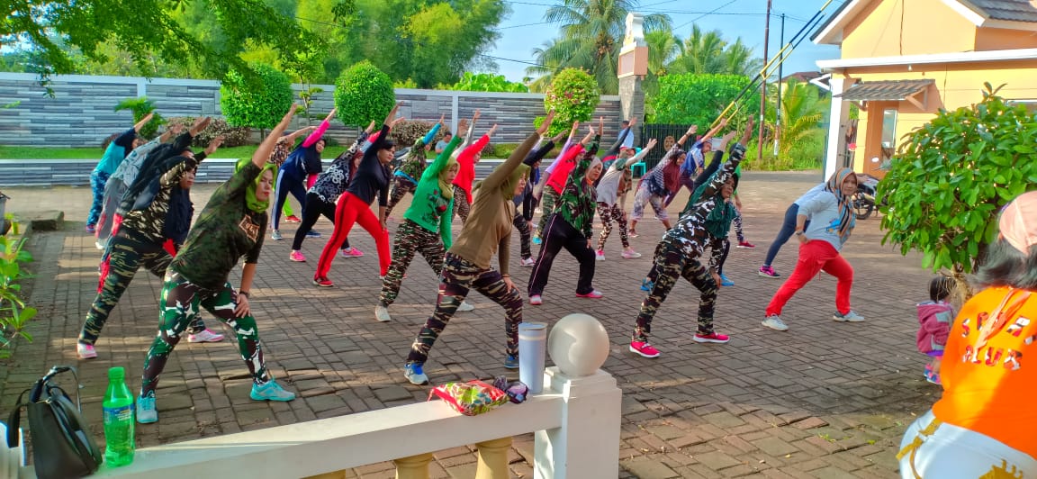 senam pagi bersama di perumahan villa sierra vista palembang