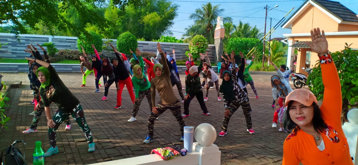 senam aerobik di perumahan villa sierra vista palembang