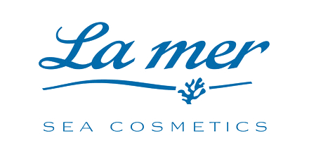 La Mer-Logo: blauer Schreibschrifttext darüber „SEA COSMETICS“. Enthält eine Linien- und Korallengrafik.