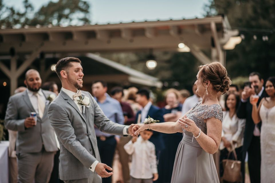 How to Make Your Wedding Reception Fun for Guests