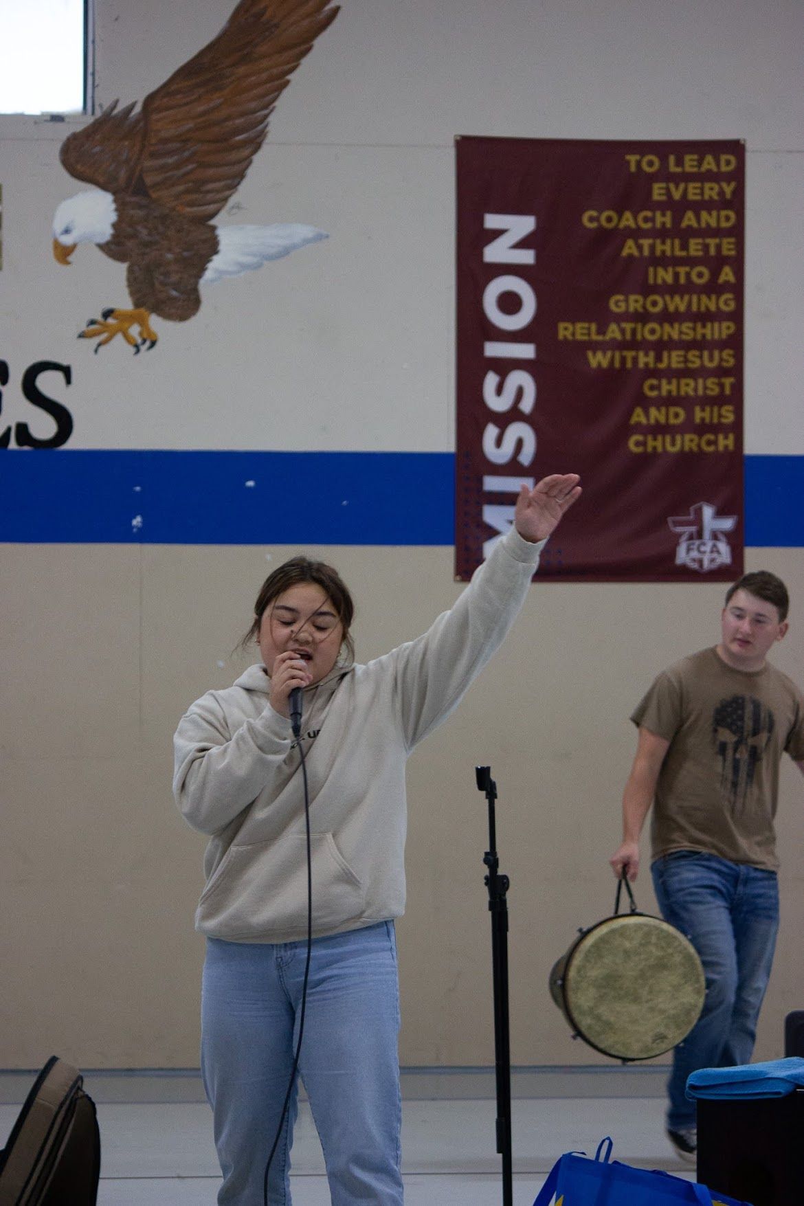 girl worshipping God