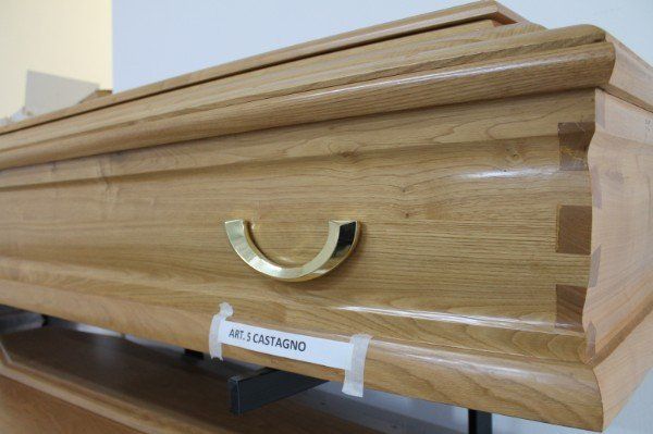 Cofano funebre di castagno